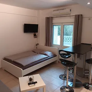 Palm Apartment Peraía