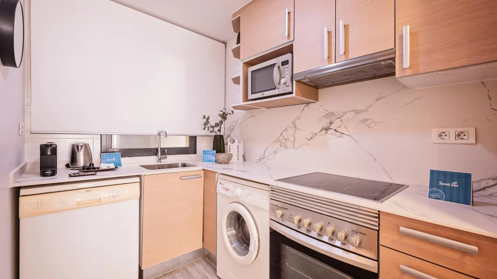 Sweett - Carrer Fira Apartment Barcelona 0*,  Spain